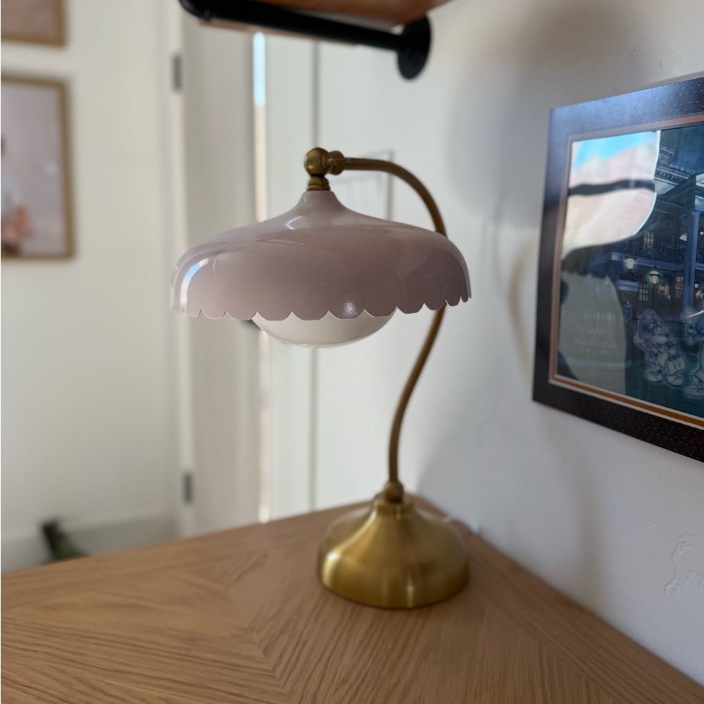 Anthropologie Simone Scallop Task Lamp Pink - Picture 2 of 4